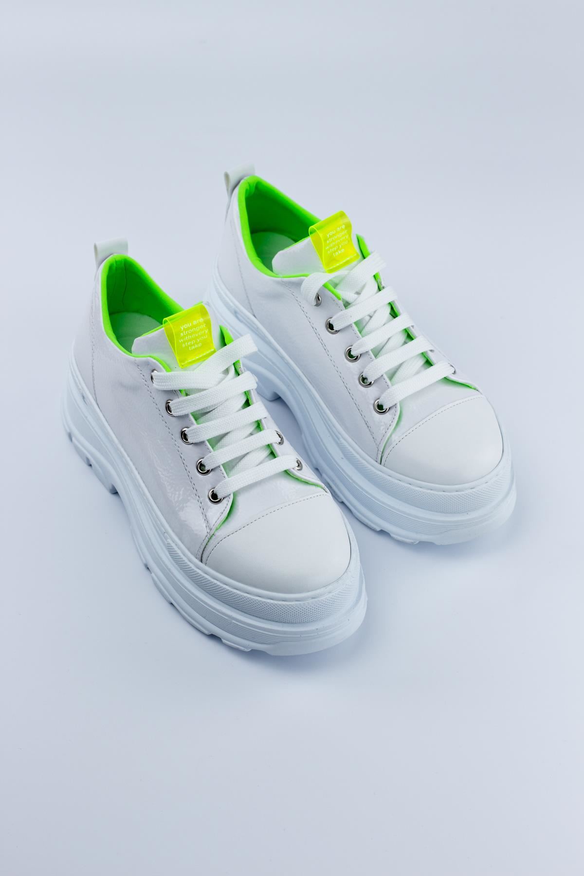 Citrus Neon Detaylı Kalın Taban Kadın Sneaker Beyaz Kırışık