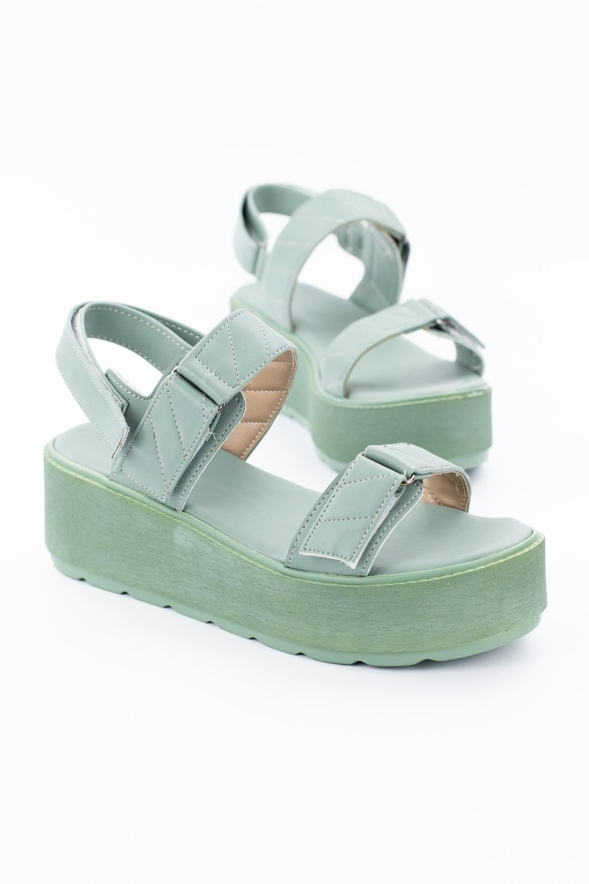 Ferula Cırt Bantlı Kadın Sandalet Yeşil Cilt