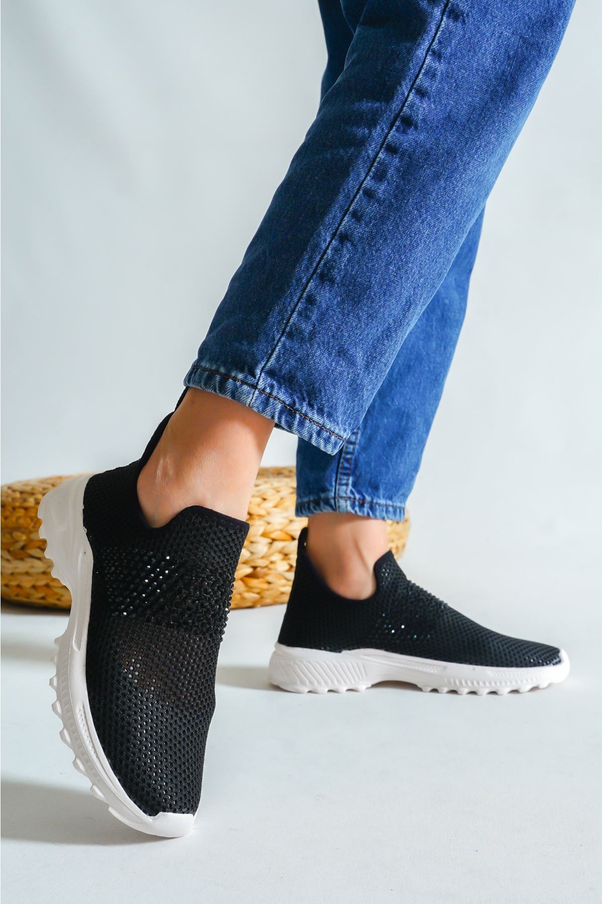 Medusa Taş Detaylı Kadın Spor Ayakkabı Siyah Tekstil