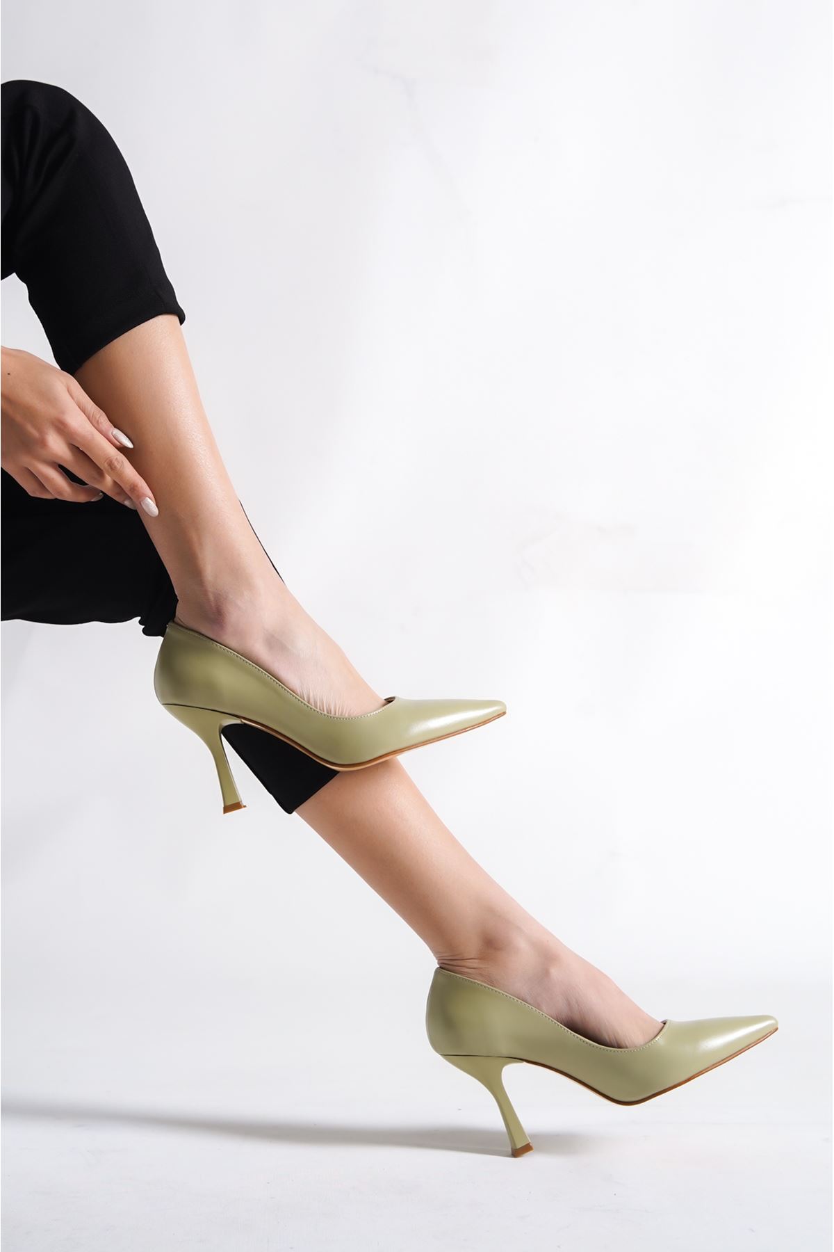Beliz Kadın Stiletto Topuklu Ayakkabı Yağ Yeşili Cilt
