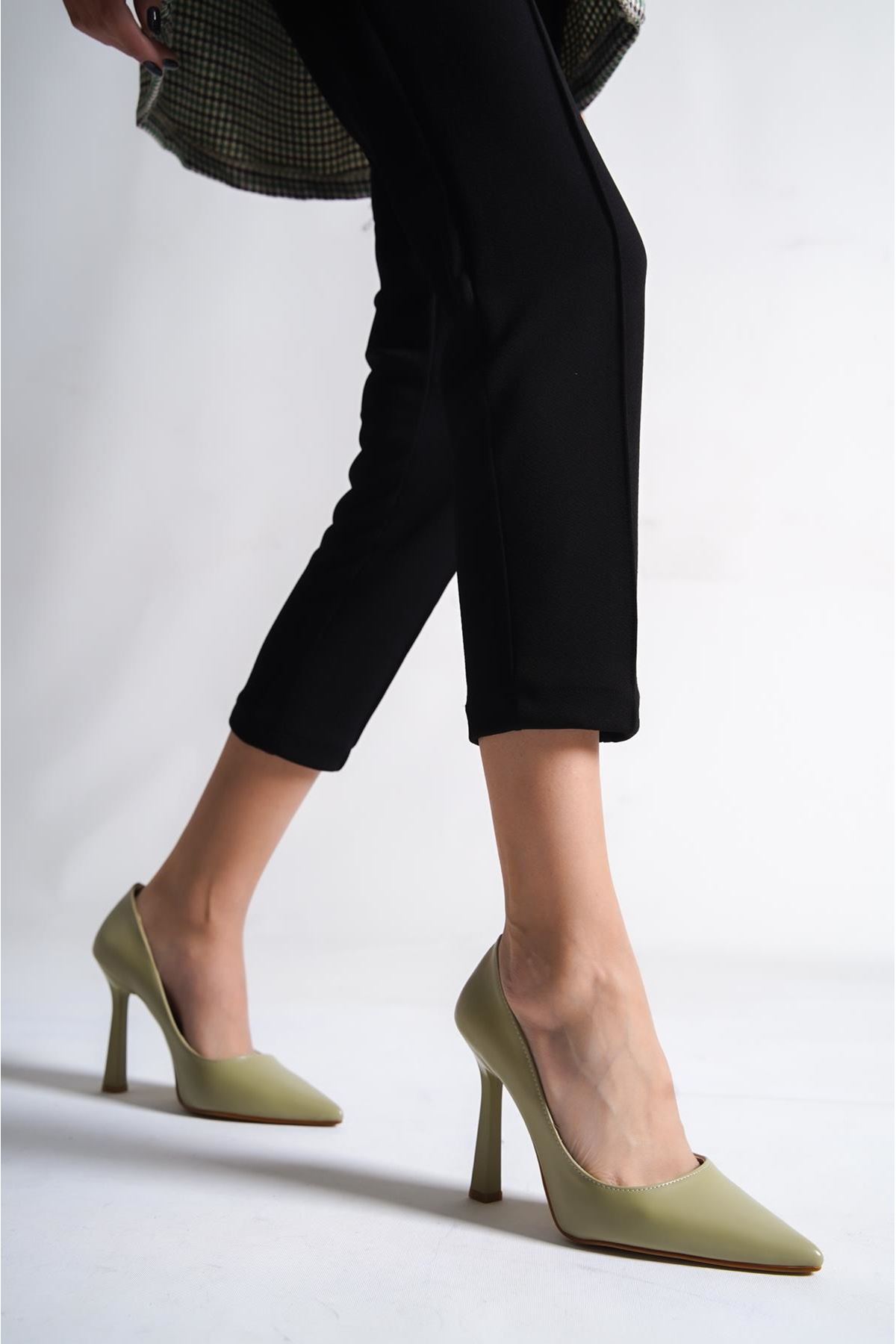 Ravyn Kadın Klasik Topuklu Ayakkabı Yağ Yeşili Cilt