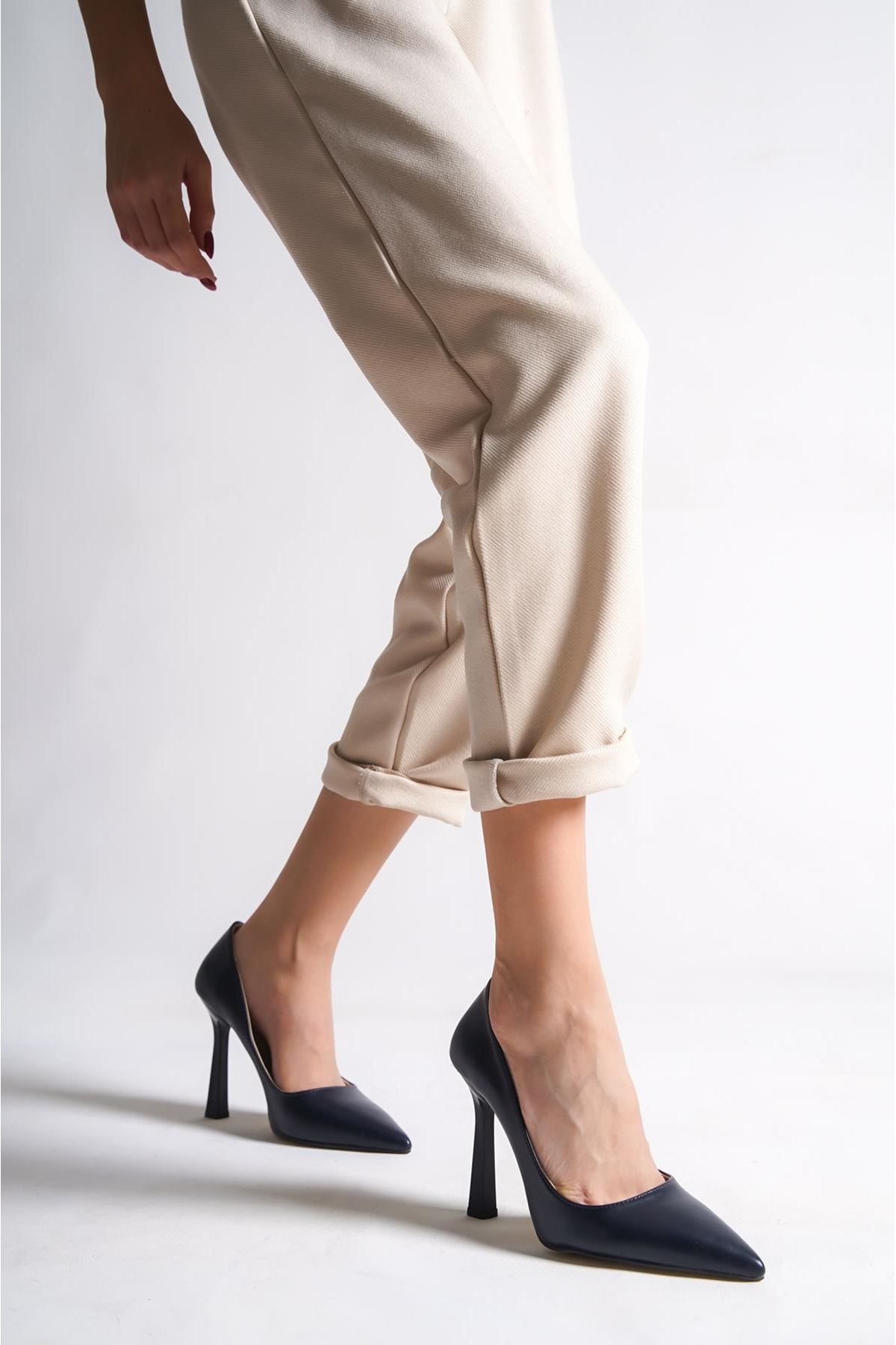 Ravyn Kadın Klasik Topuklu Ayakkabı Lacivert Cilt