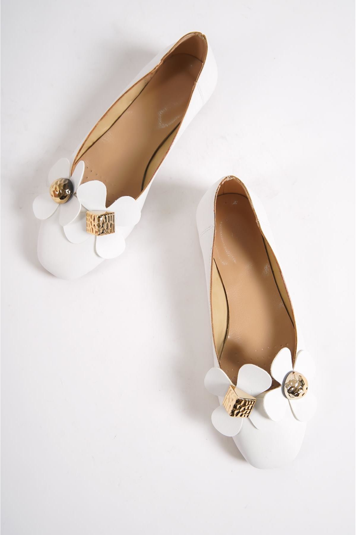 Linda Kadın Babet Ayakkabı Beyaz Çiçekli