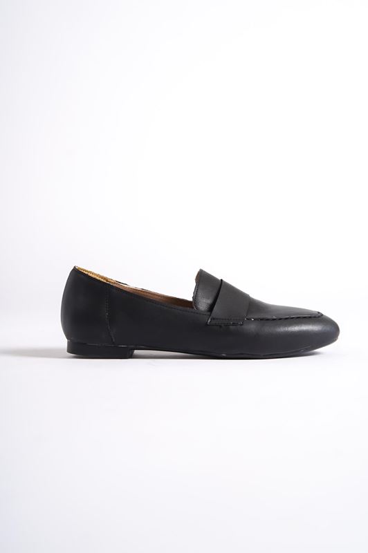 Helsy Kadın Toka Detaylı Babet Ayakkabı Siyah Cilt-Sade
