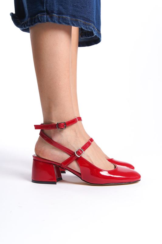 Arkası Bantlı Bilekten Bağlamalı Kadın Topuklu Ayakkabı Kırmızı Cilt