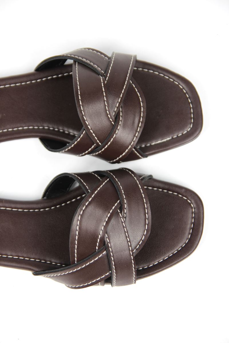 Diane Kadın Çapraz Geçme Dikişli Kahve Cilt Terlik