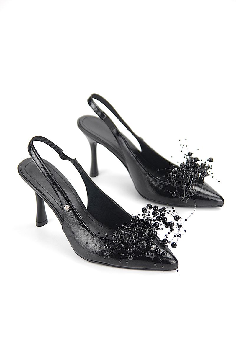 Black Beads Esnek Yumuşak Kaymaz Taban (8 cm) Siyah Rugan Boncuk Detaylı Açık Lastikli Kadın Topuklu Ayakkabı