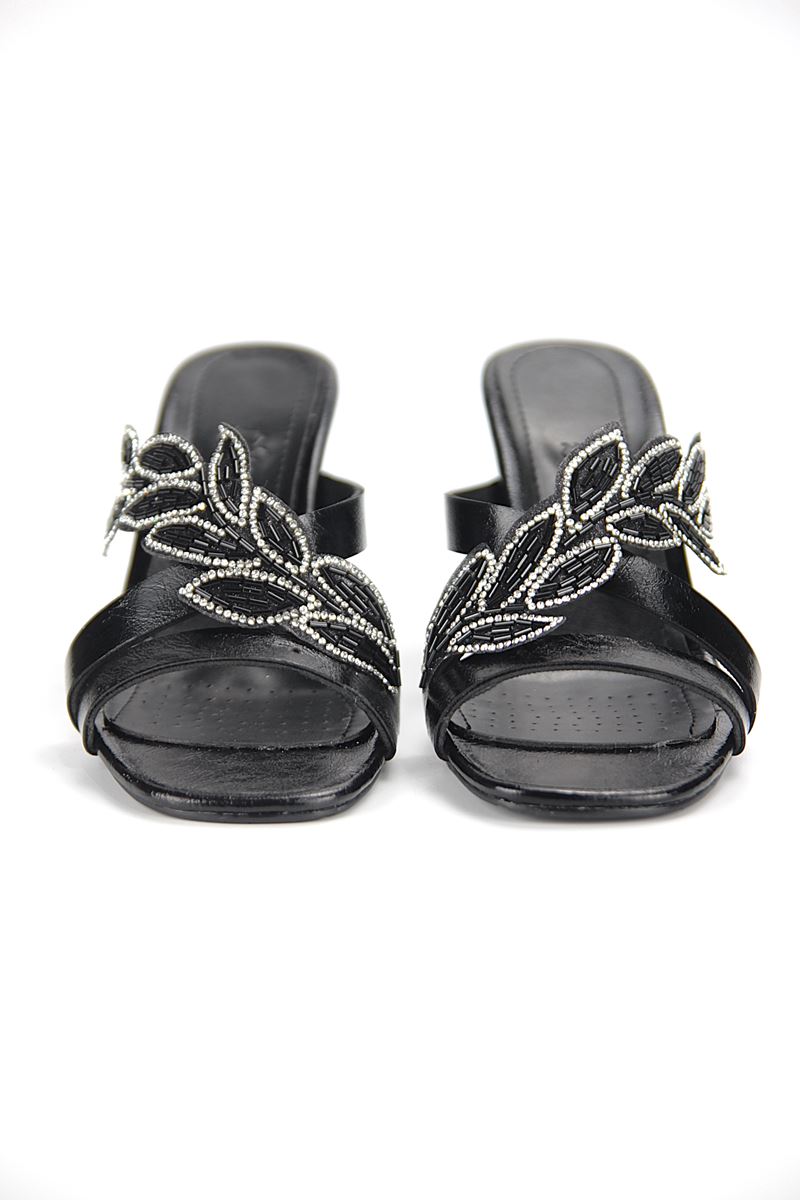 Tamara Esnek Yumuşak Kaymaz Taban (8 cm) Siyah Rugan Taşlı Yaprak Detaylı Kadın Kalın Topuklu Terlik