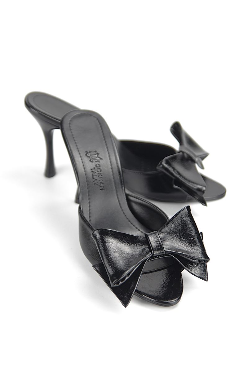 Ribbon Esnek Yumuşak Kaymaz Taban (8 cm) Siyah Rugan Fiyokn Detaylı Kadın Kalın Topuklu Terlik