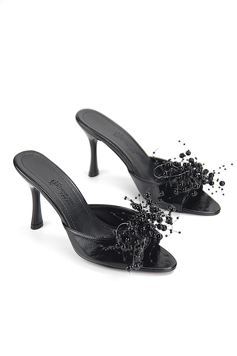 Almas Esnek Yumuşak Kaymaz Taban (8 cm) Siyah Rugan El Yapımı Boncuk Detaylı Kadın Topuklu Terlik 
