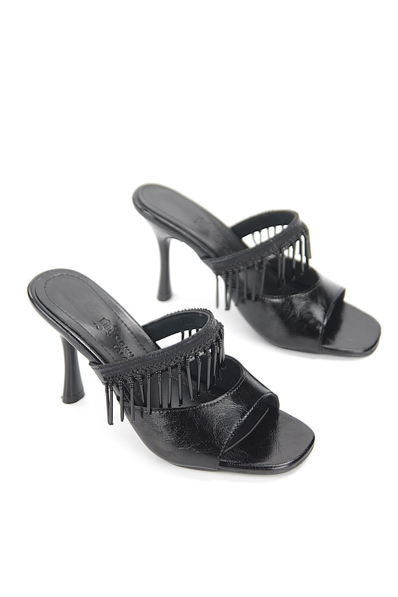 Frina Esnek Yumuşak Kaymaz Taban (8 cm) Siyah Rugan Boncuk Püsküllü Kadın Topuklu Terlik