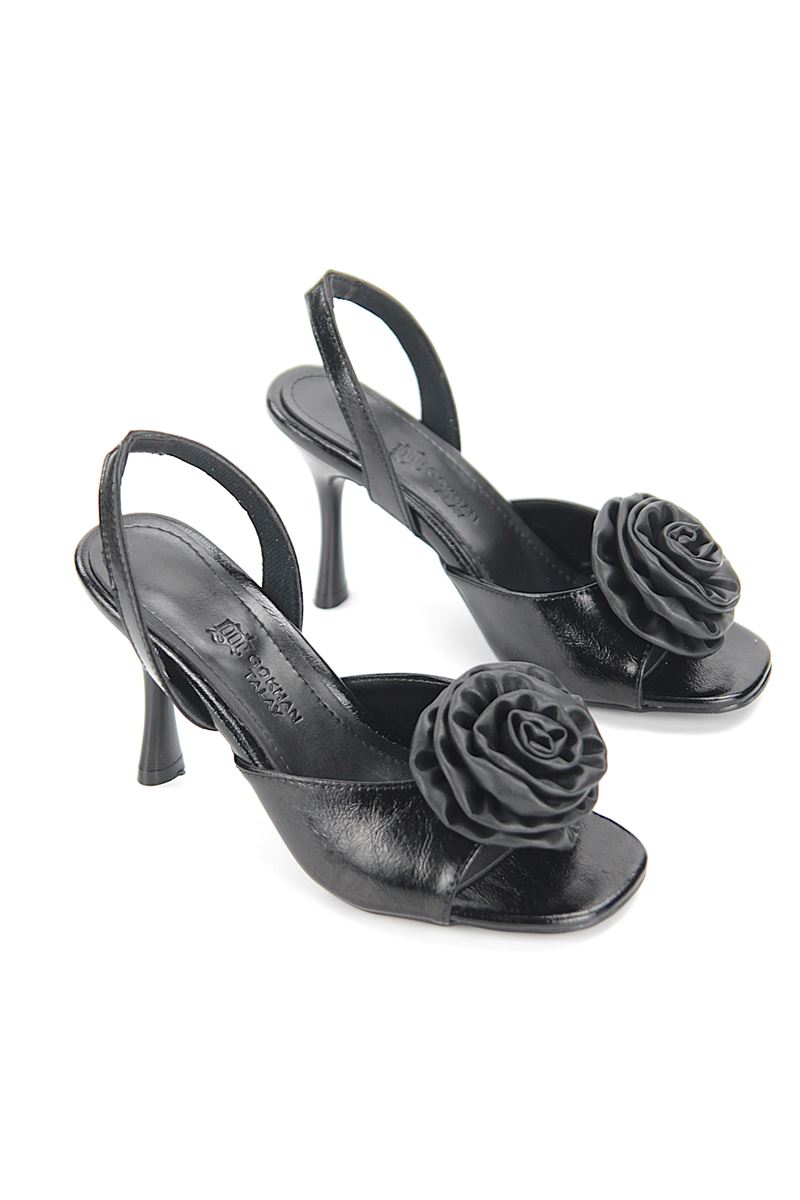 Velin Esnek Yumuşak Kaymaz Taban (8 cm) Siyah Rugan El Yapımı Gül Detaylı Kadın Topuklu Ayakkabı
