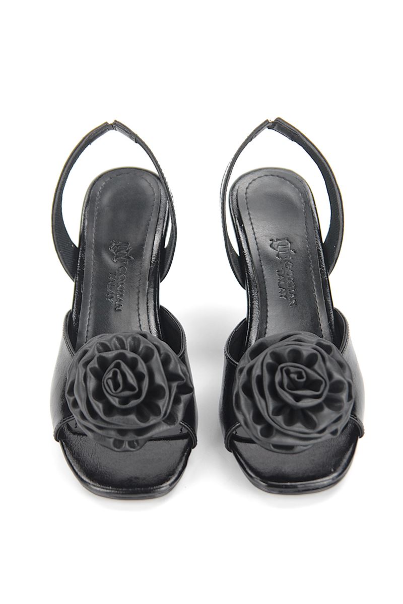 Velin Esnek Yumuşak Kaymaz Taban (8 cm) Siyah Rugan El Yapımı Gül Detaylı Kadın Topuklu Ayakkabı