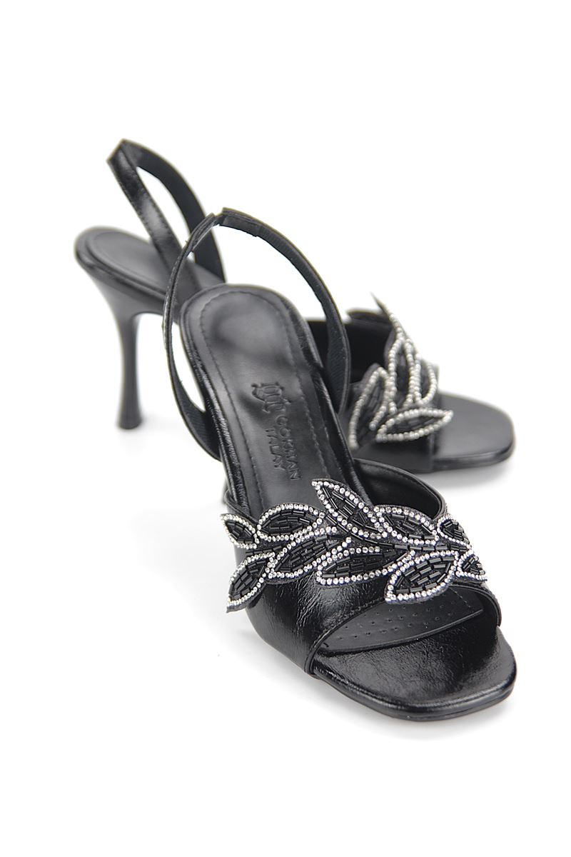 Norin Esnek Yumuşak Kaymaz Taban (8 cm) Siyah Rugan Taşlı Yaprak Detaylı Kadın Topuklu Ayakkabı