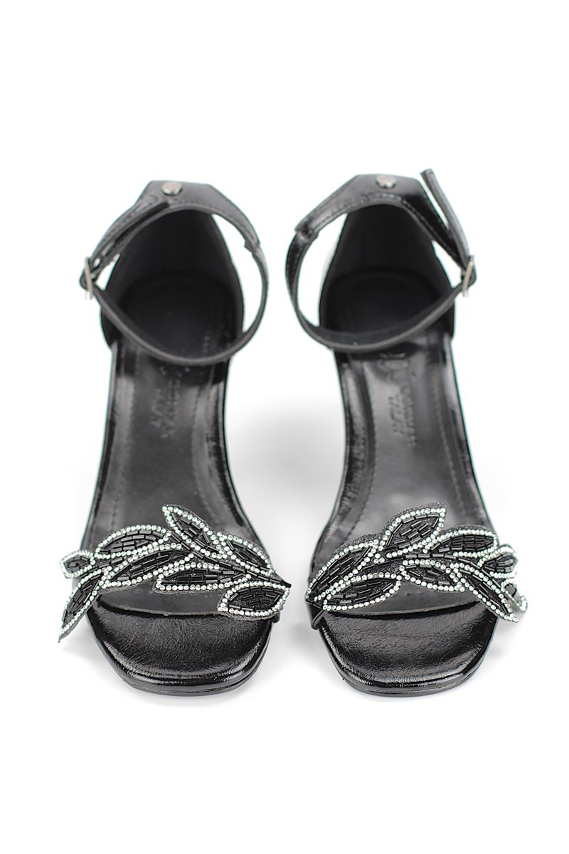 Eloria Esnek Yumuşak Kaymaz Taban (4 cm) Siyah Rugan Taşlı Yaprak Detaylı Kadın Topuklu Ayakkabı