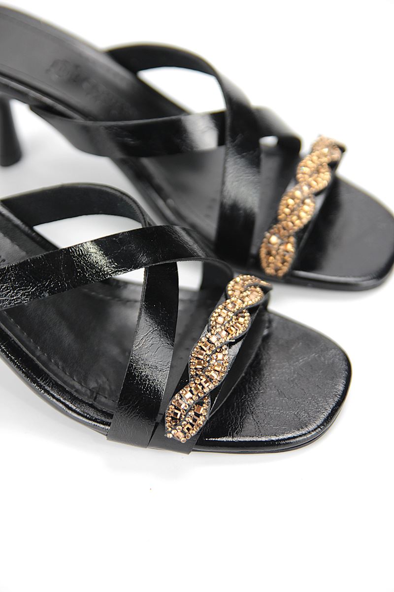 Lorena Esnek Yumuşak Kaymaz Taban (4 cm) Siyah Rugan  Çapraz Burgu Koyu Altın Bantlı Kadın Topuklu Terlik