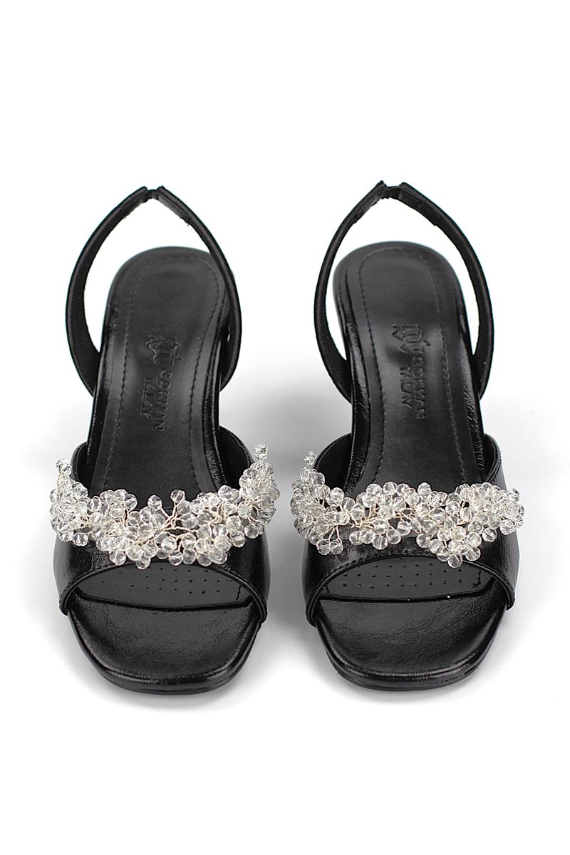 Lumira Esnek Yumuşak Kaymaz Taban (4 cm) Siyah Rugan El Yapımı Şeffaf Boncuk Detaylı Kadın Topuklu Ayakkabı