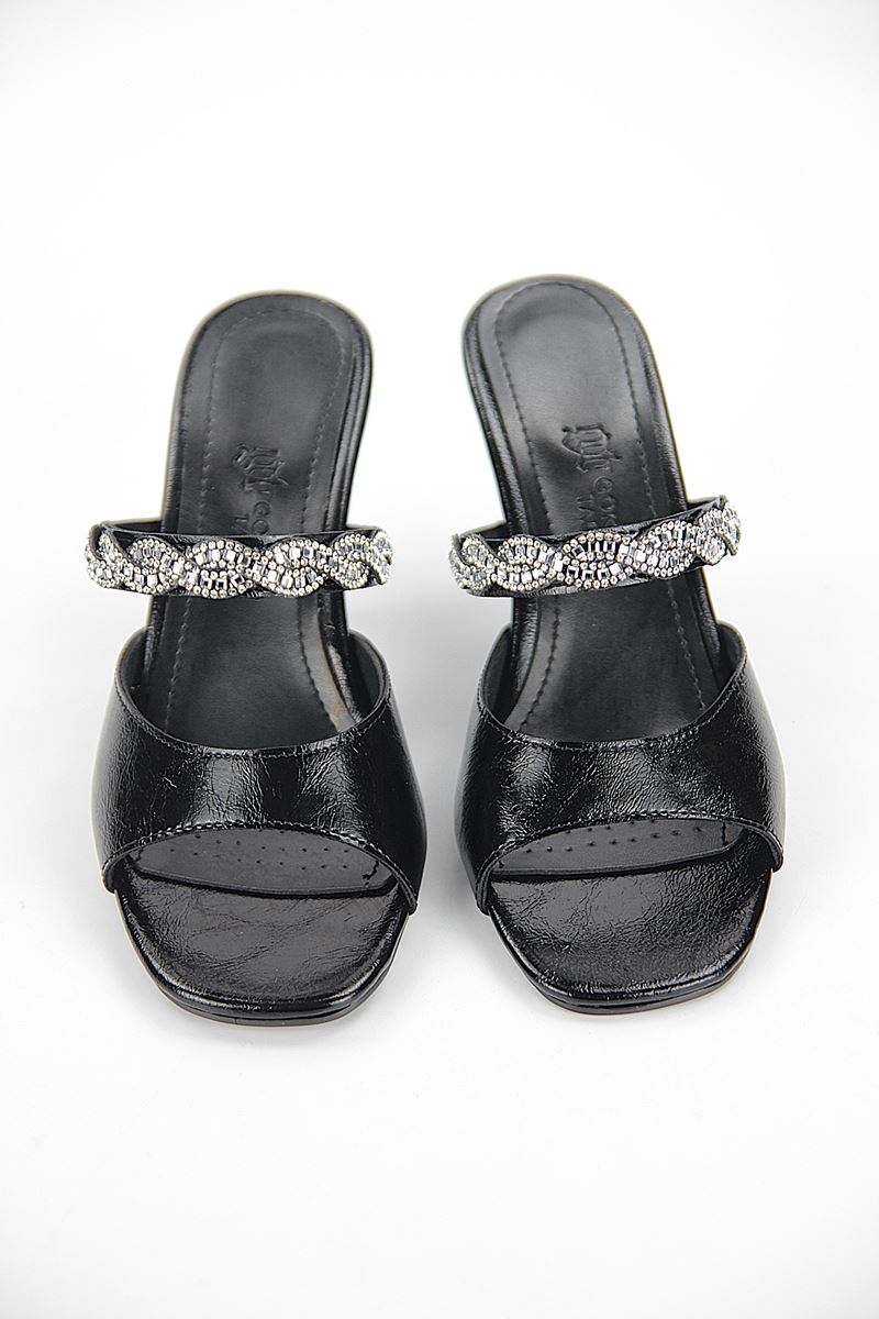 Luma Esnek Yumuşak Kaymaz Taban (8 cm) Siyah Rugan  Tek Bant Burgu Gümüş Bantlı Kadın Topuklu Terlik