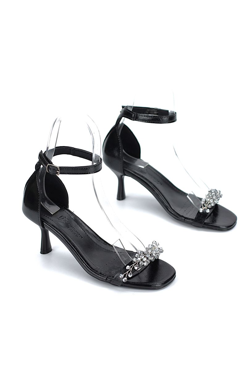 Pearl Esnek Yumuşak Kaymaz Taban (4 cm) Siyah Rugan El Yapımı Gümüş Boncuk Detaylı Kadın Topuklu Ayakkabı