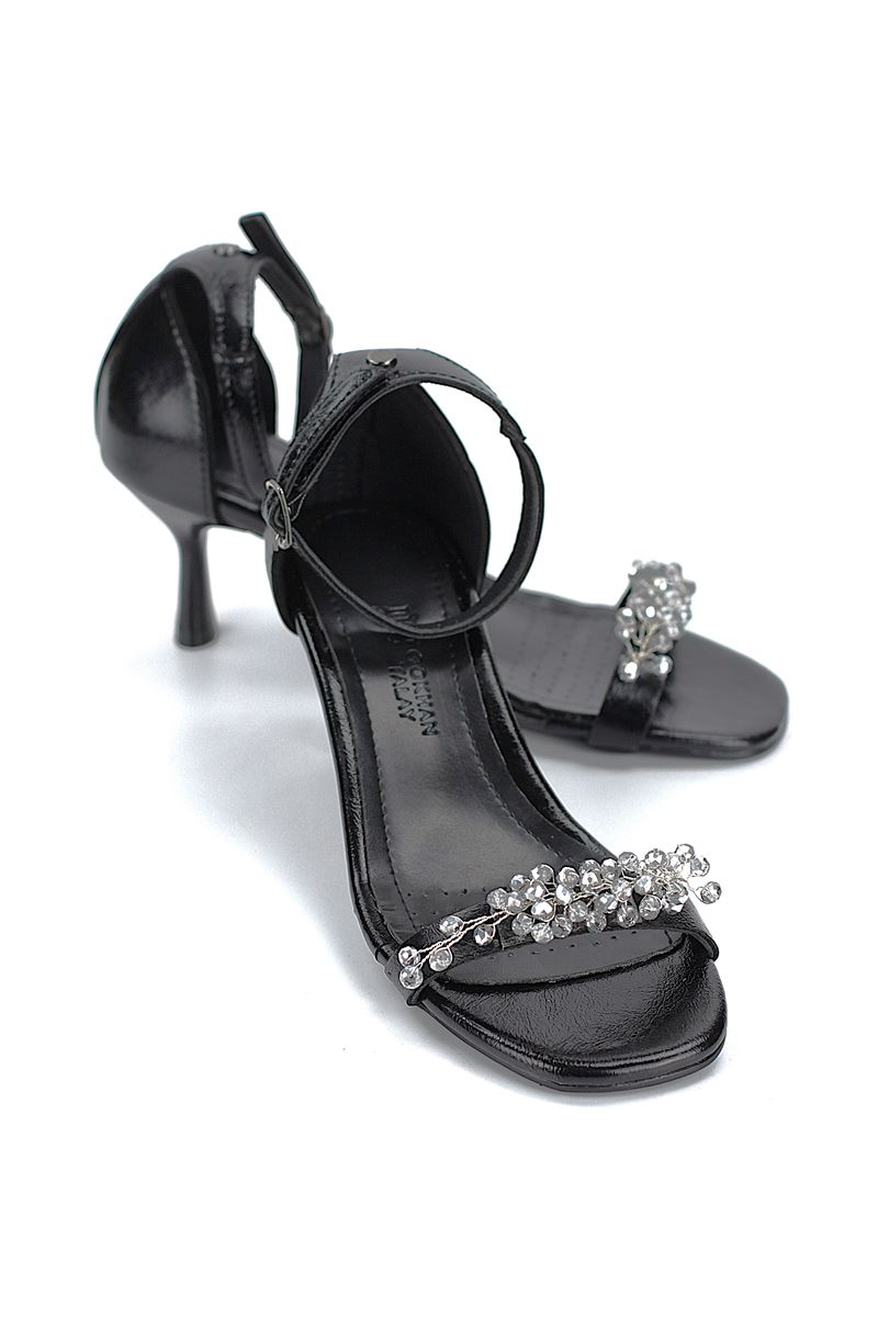 Pearl Esnek Yumuşak Kaymaz Taban (4 cm) Siyah Rugan El Yapımı Gümüş Boncuk Detaylı Kadın Topuklu Ayakkabı