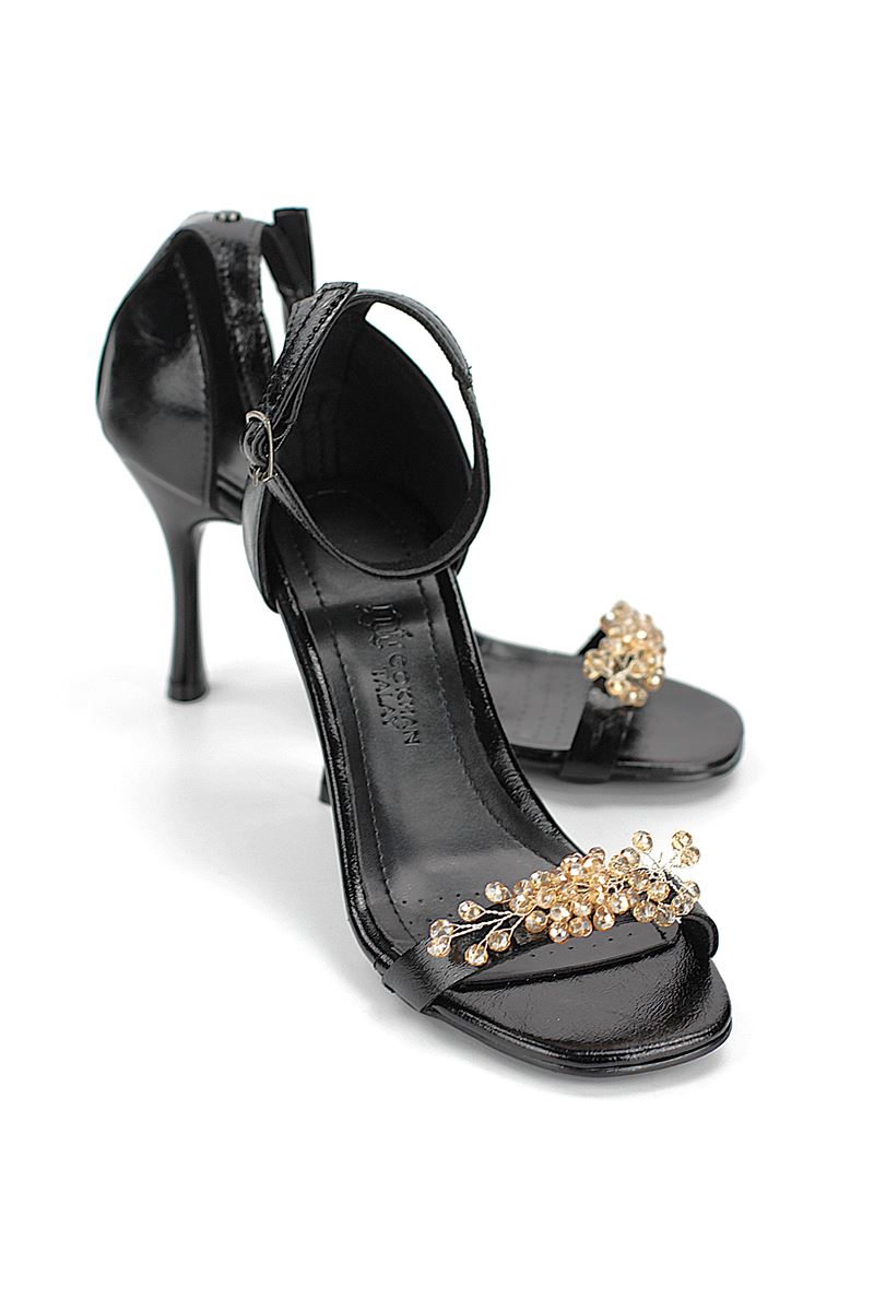 Zaya Esnek Yumuşak Kaymaz Taban (8 cm) Siyah Rugan El Yapımı Altın Boncuk Detaylı Kadın Topuklu Ayakkabı