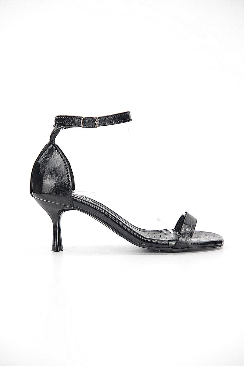 Dalina Esnek Yumuşak Kaymaz Taban (4 cm) Siyah Rugan  Arka Kapalı Ön Bantlı Kadın Topuklu Ayakkabı