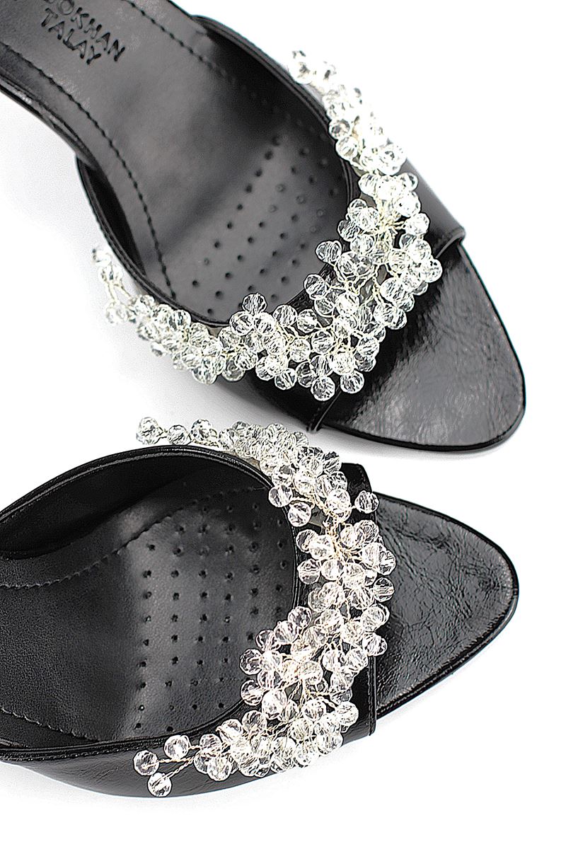 Lucine Esnek Yumuşak Kaymaz Taban (8 cm) Siyah Rugan El Yapımı Şeffaf Boncuk Detaylı Kadın Topuklu Terlik 