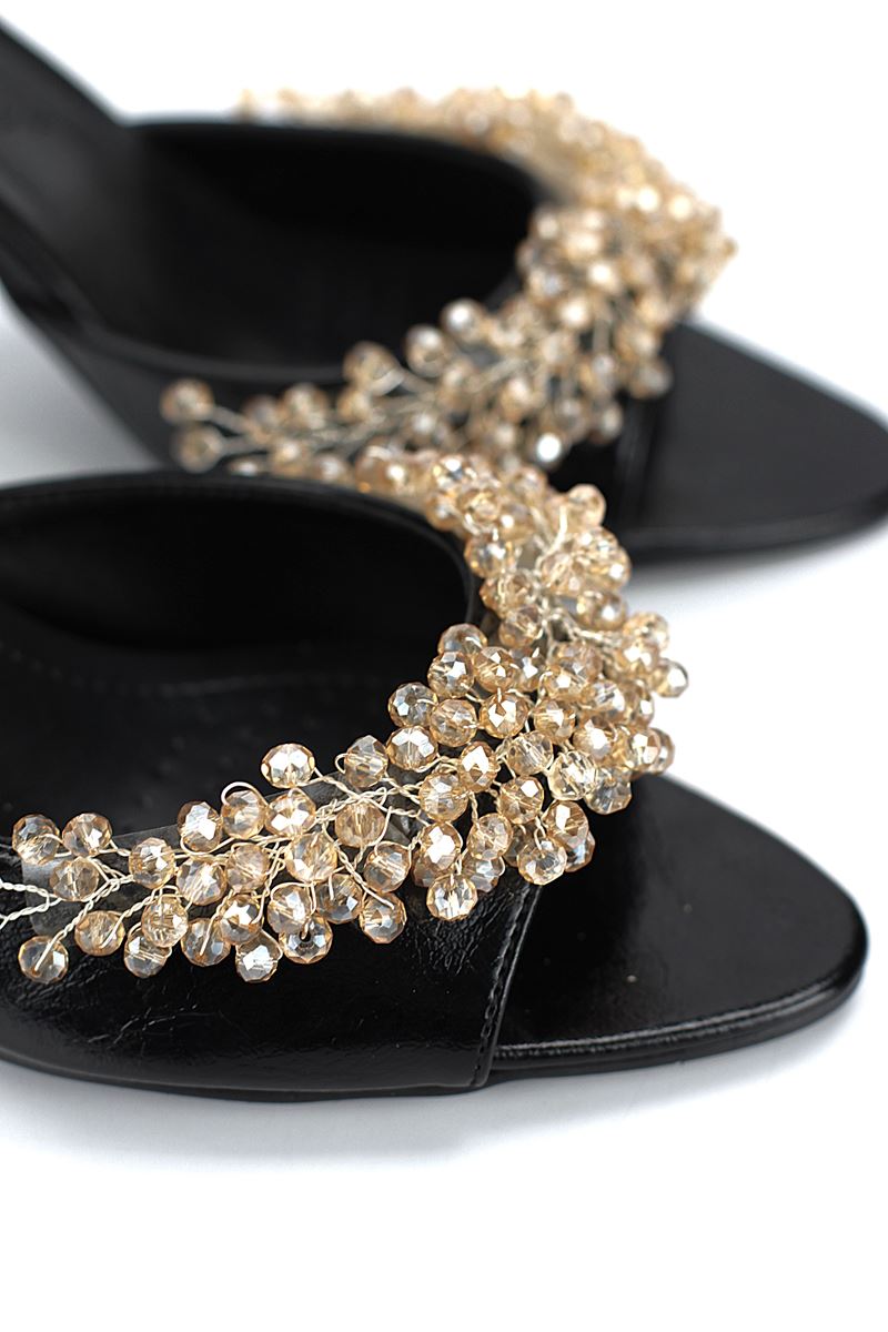 Lucine Esnek Yumuşak Kaymaz Taban (8 cm) Siyah Rugan El Yapımı Altın Boncuk Detaylı Kadın Topuklu Terlik 