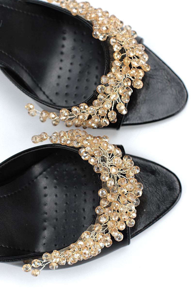 Lucine Esnek Yumuşak Kaymaz Taban (8 cm) Siyah Rugan El Yapımı Altın Boncuk Detaylı Kadın Topuklu Terlik 