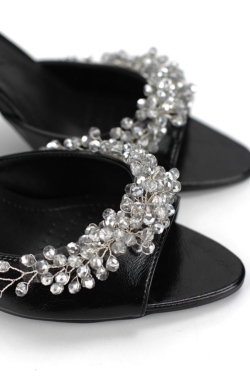 Lucine Esnek Yumuşak Kaymaz Taban (8 cm) Siyah Rugan El Yapımı Gümüş Boncuk Detaylı Kadın Topuklu Terlik 