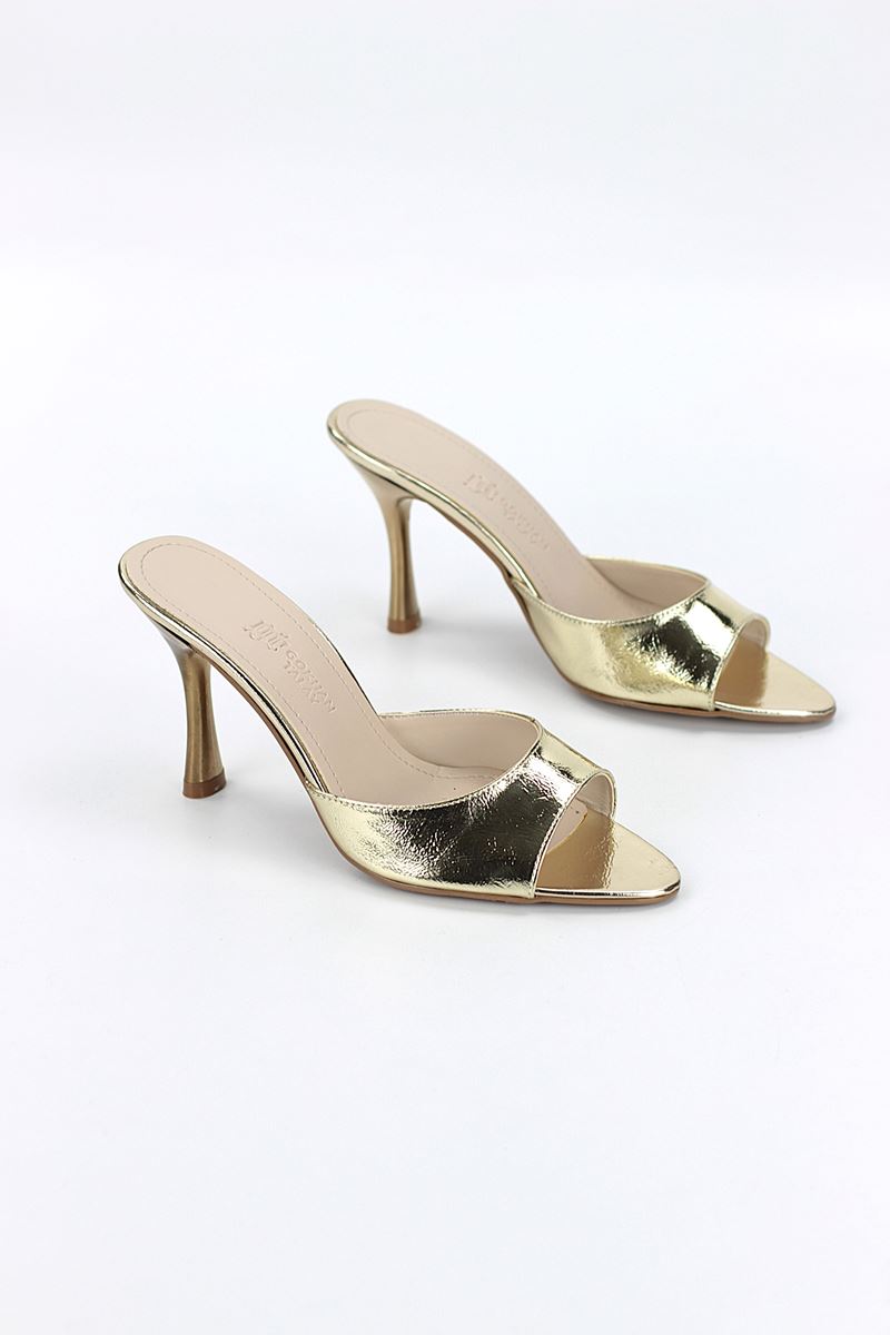 Zafira Esnek Yumuşak Kaymaz Taban (8 cm) Dore Metalik Kadın Topuklu Terlik