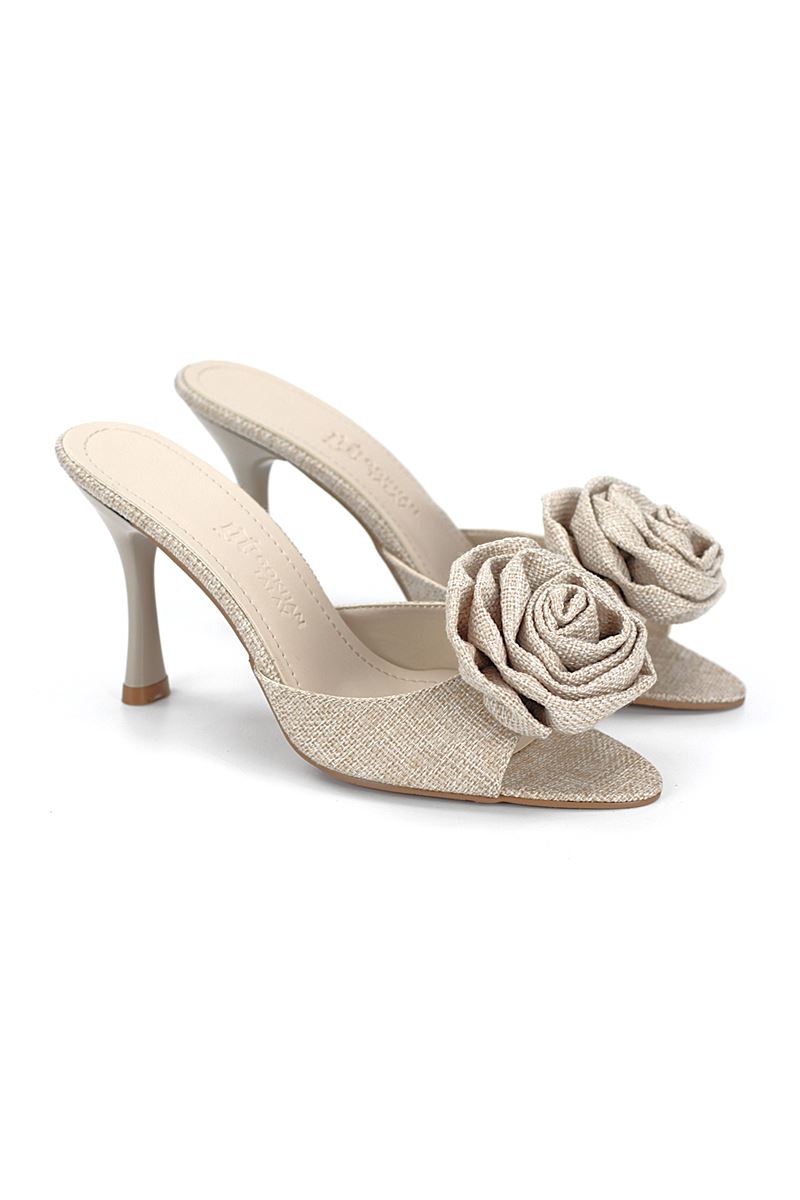 Rosalie Esnek Yumuşak Kaymaz Taban (8 cm) Bej Keten El Yapımı Gül Detaylı Kadın Topuklu Terlik