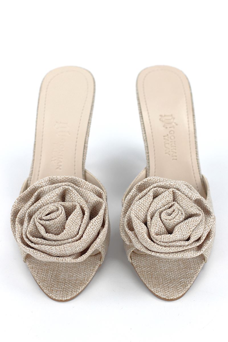 Rosalie Esnek Yumuşak Kaymaz Taban (8 cm) Bej Keten El Yapımı Gül Detaylı Kadın Topuklu Terlik