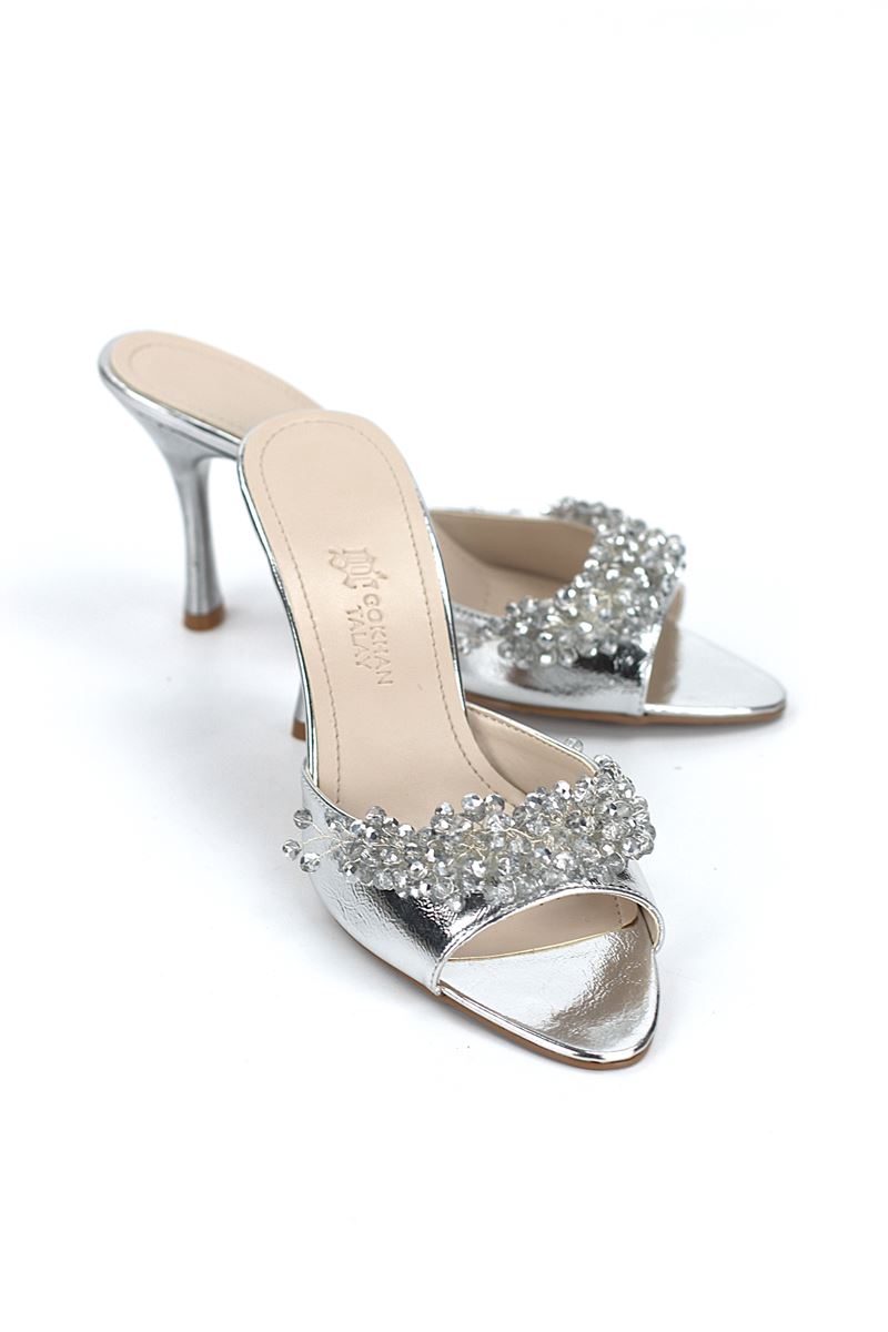 Lucine Esnek Yumuşak Kaymaz Taban (8 cm) Lame Metalik El Yapımı Boncuk Detaylı Kadın Topuklu Terlik 