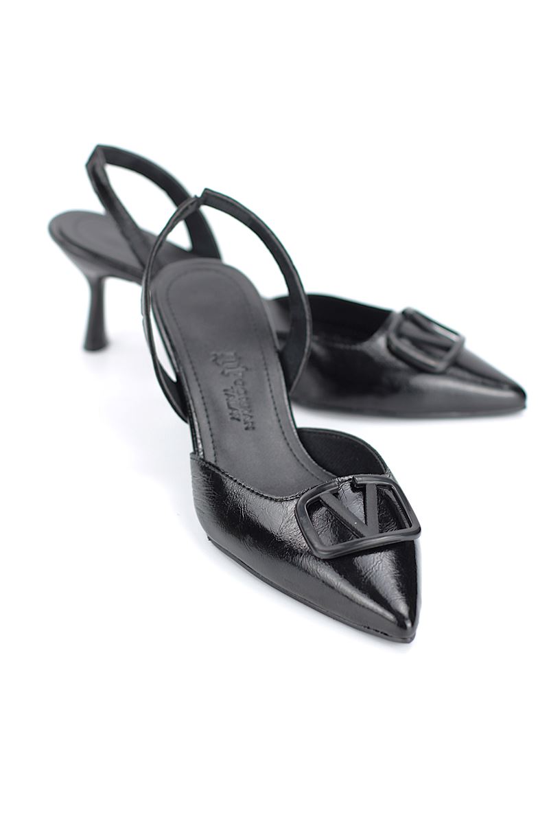 Jolie Esnek Kaymaz Taban Siyah Rugan Orta Topuklu(4-6 cm) Siyah Mat V Toka  Klasik Topuklu Ayakkabı