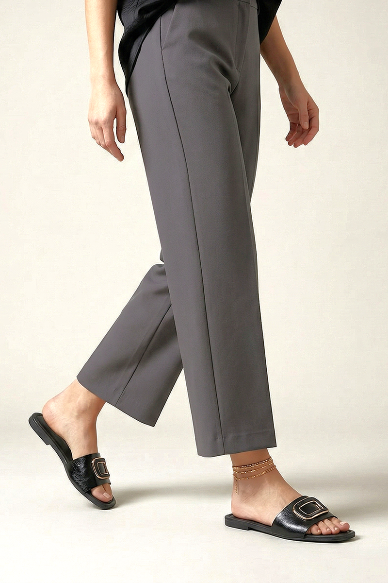 Alenya  Siyah Rugan Kemik Toka Detaylı Kadın Terlik