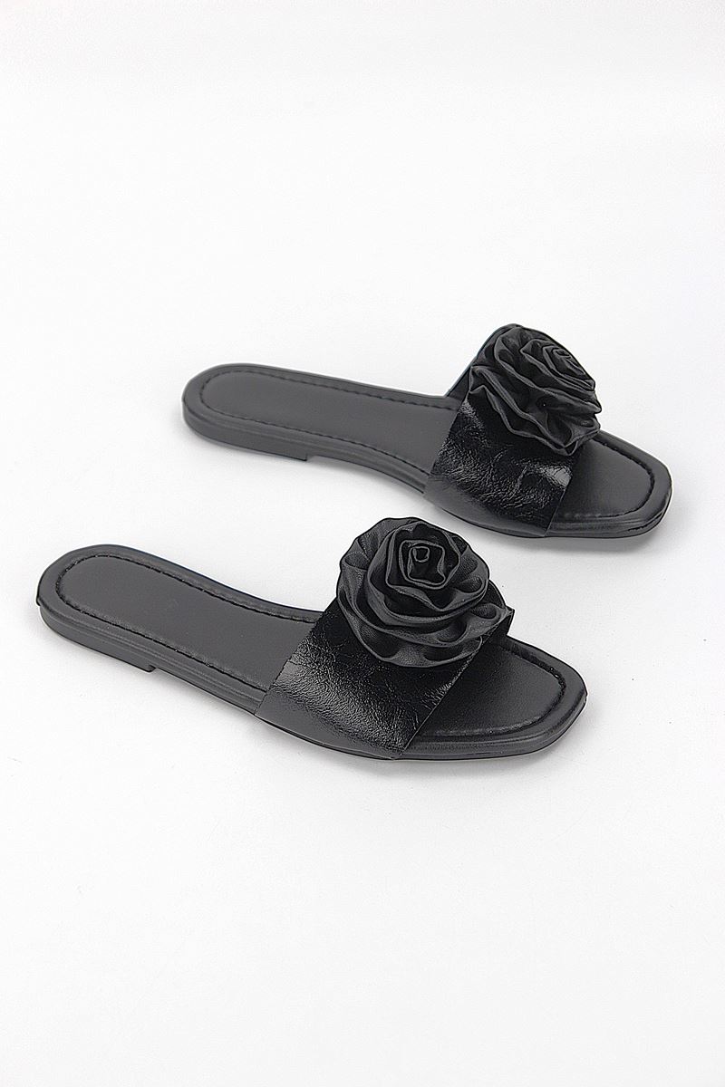 Rosenya Siyah Rugan El Yapımı  Gül Detaylı Kadın Terlik