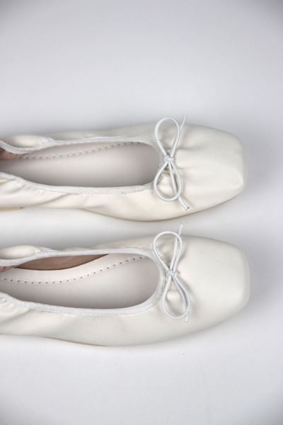 Uliana Kadın Köşeli Burun Fiyonklu Esnek Taban Katlanabilir Beyaz Babet Ayakkabı