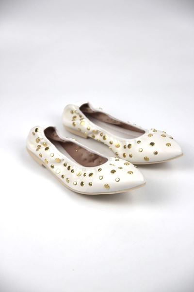 Uliana Kadın Sivri Burun Zımbalı Esnek Taban Katlanabilir Beyaz Babet Ayakkabı