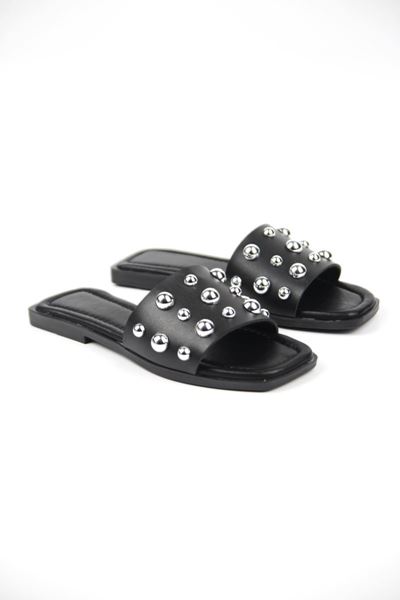 May Kadın Gümüş Yuvarlak Toka Detaylı Siyah Cilt Terlik