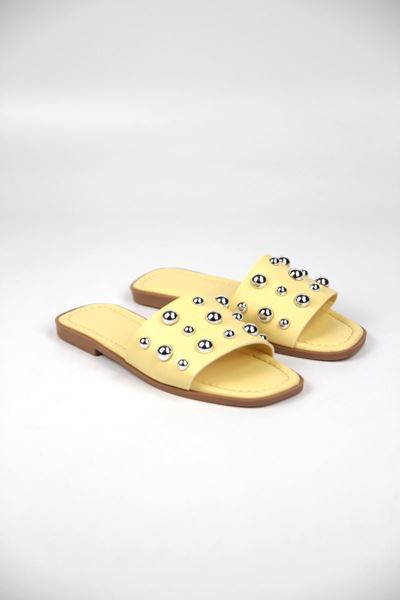 May Kadın Gümüş Yuvarlak Toka Detaylı Sarı Cilt Terlik