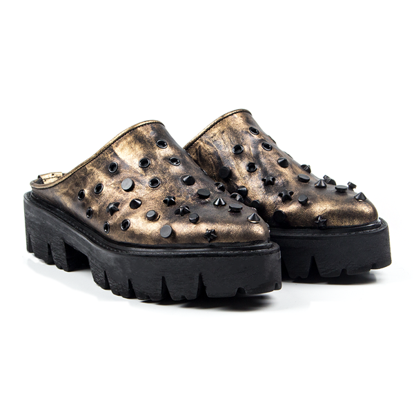 Signature Altın Eskitme Zımba Detaylı  Deri Terlik 