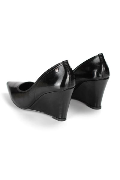 Perla Esnek Yumuşak Kaymaz Taban (8 cm) Kadın Dolgu Topuk  Siyah Rugan Ayakkabı