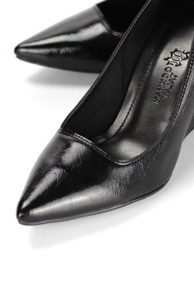 Perla Esnek Yumuşak Kaymaz Taban (8 cm) Kadın Dolgu Topuk  Siyah Rugan Ayakkabı