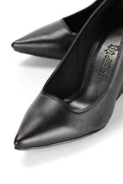 Perla Esnek Yumuşak Kaymaz Taban (8 cm) Kadın Dolgu Topuk  Siyah Cilt Ayakkabı