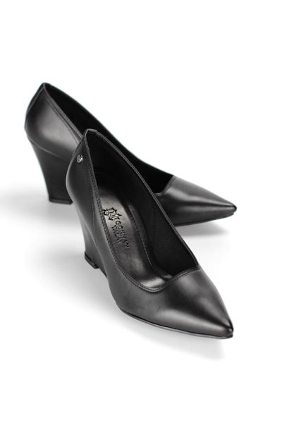 Perla Esnek Yumuşak Kaymaz Taban (8 cm) Kadın Dolgu Topuk  Siyah Cilt Ayakkabı