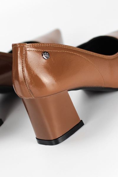 Zaneta Esnek Yumuşak Kaymaz Taban (4 cm) Kadın Kalın Topuk  Taba Rugan Ayakkabı