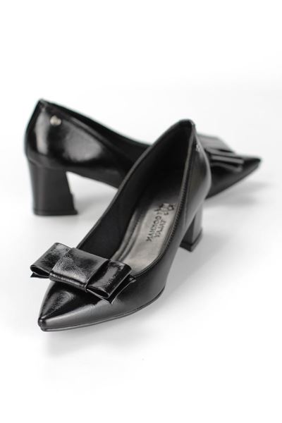 Benedita Esnek Yumuşak Kaymaz Taban (4 cm) Kadın Kalın Topuk Köşe Fiyonkllu Siyah Rugan Ayakkabı