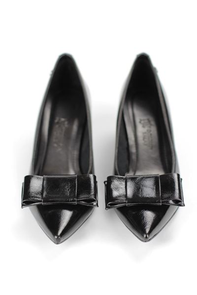 Benedita Esnek Yumuşak Kaymaz Taban (4 cm) Kadın Kalın Topuk Köşe Fiyonkllu Siyah Rugan Ayakkabı