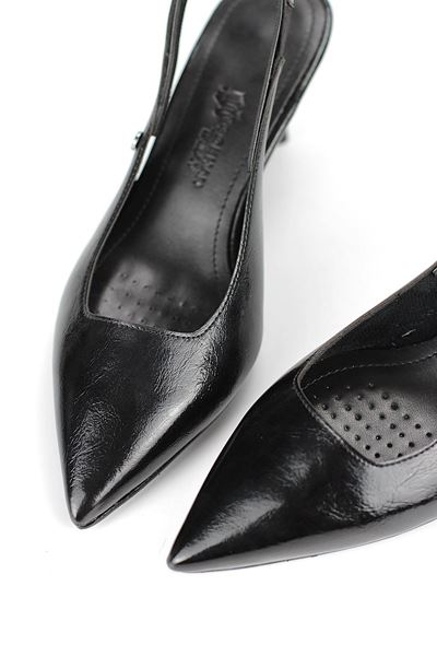 Magnolia Esnek Yumuşak Kaymaz Taban (4 cm) Siyah Rugan  Açık Lastikli Kadın Topuklu Ayakkabı